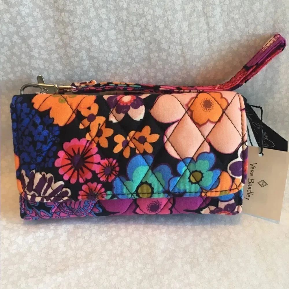 Vera Bradley iPhone 6 wristlet. Floral Fiesta